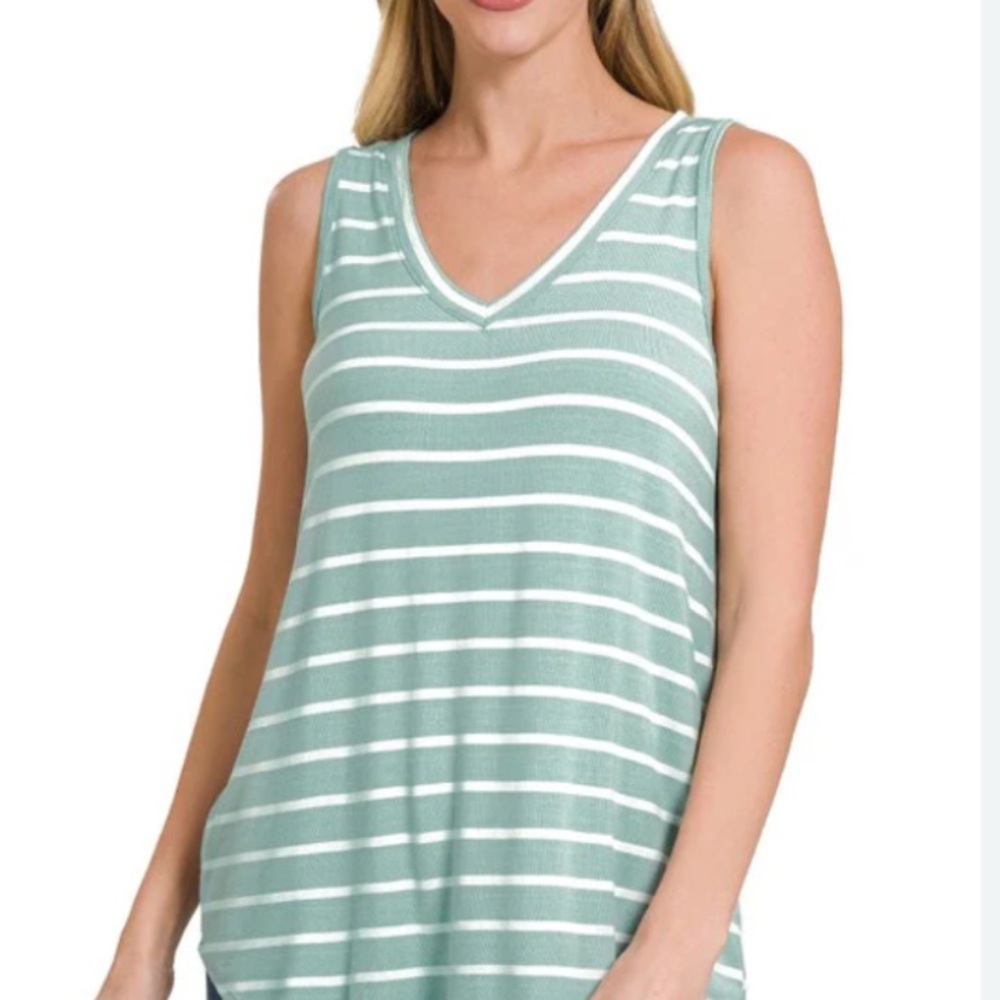 Zenana Outfitters Mint Green & White Striped Tank Top EUC